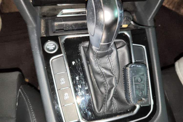 Used Volkswagen Magotan 2018 330TSI DSG Luxury Model Gear Lever