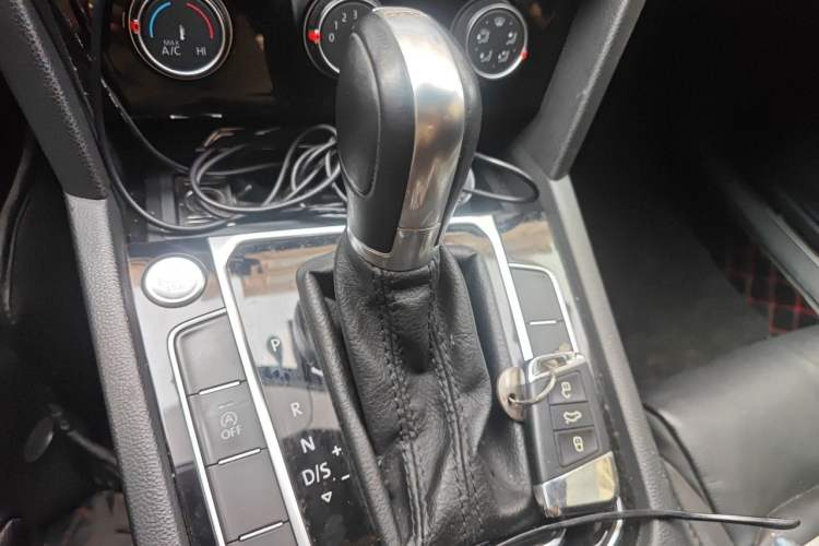 Used Volkswagen Magotan 2018 330TSI DSG Advanced Model Gear Lever