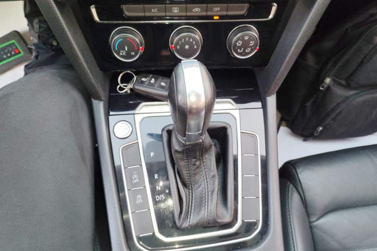 Used Volkswagen Magotan 2018 330TSI DSG Advanced Model Gear Lever