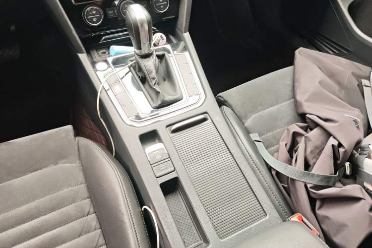 Used Volkswagen Magotan 2018 330TSI DSG Luxury Model Gear Lever