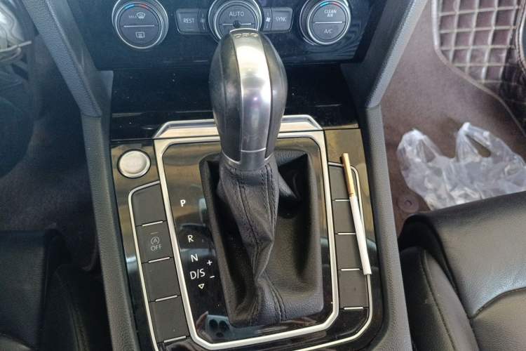 Used Volkswagen Magotan 2018 330TSI DSG Luxury Model Gear Lever