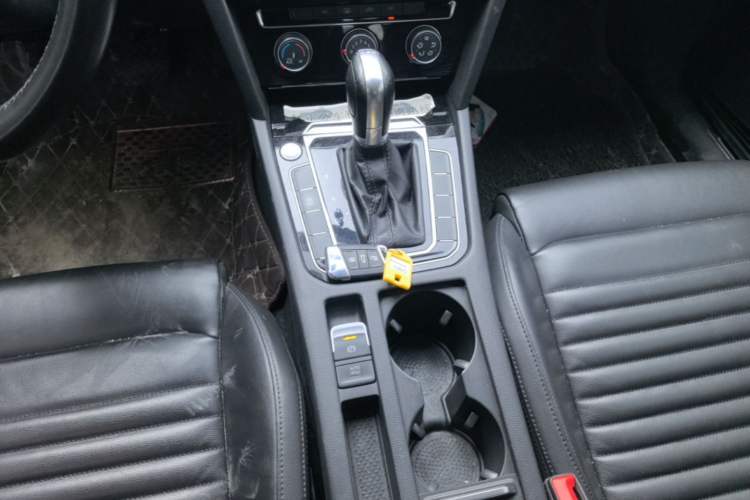Used Volkswagen Magotan 2018 330TSI DSG Advanced Model Gear Lever