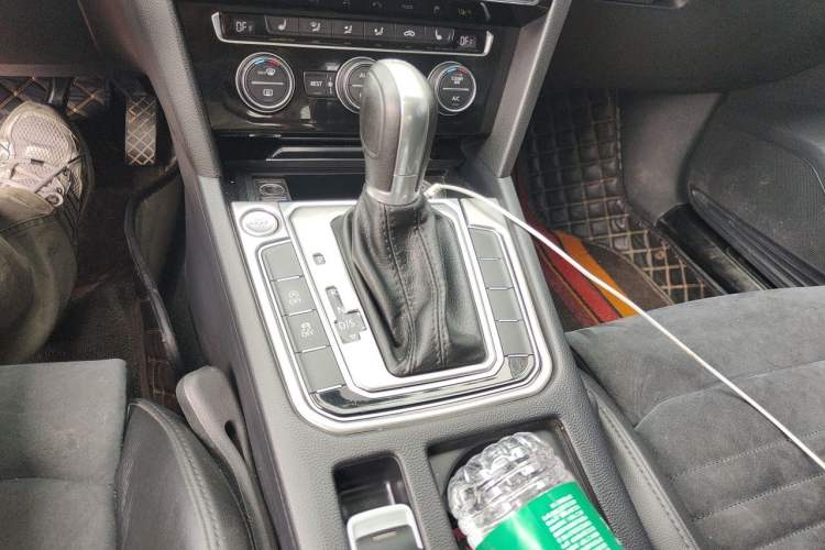 Used Volkswagen Magotan 2018 330TSI DSG Luxury Model Gear Lever