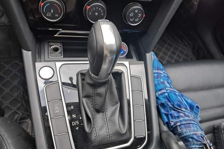 Used Volkswagen Magotan 2018 330TSI DSG Advanced Model Gear Lever