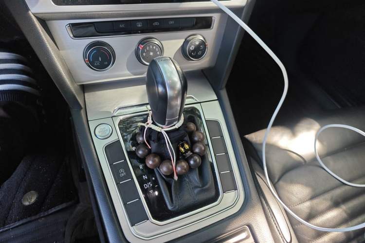Used Volkswagen Magotan 2018 280TSI DSG Comfort Model Gear Lever