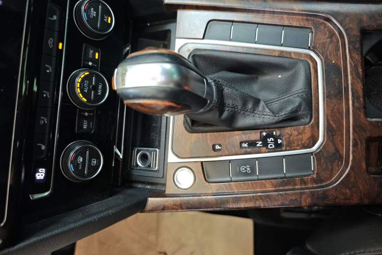 Used Volkswagen Magotan 2018 330TSI DSG Luxury Model Gear Lever