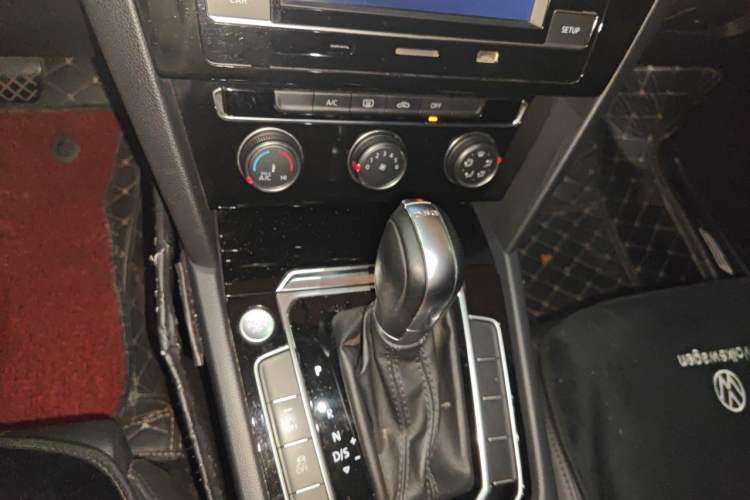 Used Volkswagen Magotan 2018 330TSI DSG Advanced Model Gear Lever