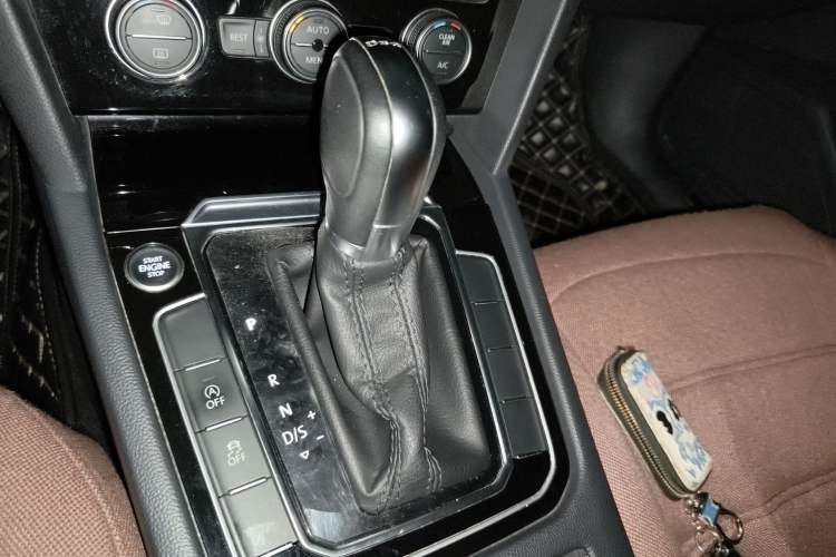 Used Volkswagen Magotan 2018 330TSI DSG Luxury Model Gear Lever