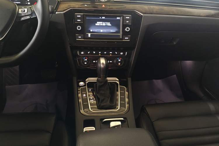 Used Volkswagen Magotan 2018 Facelift 330TSI DSG Luxury Model Gear Lever