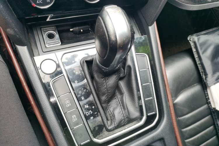 Used Volkswagen Magotan 2018 330TSI DSG Advanced Model Gear Lever