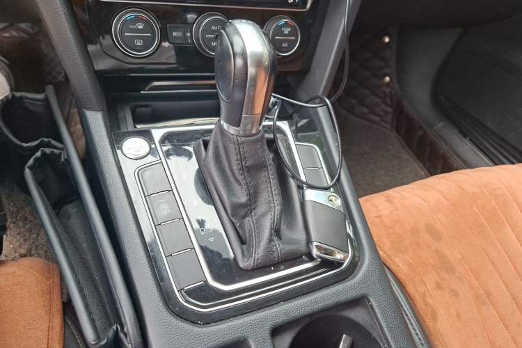 Used Volkswagen Magotan 2018 330TSI DSG Luxury Model Gear Lever