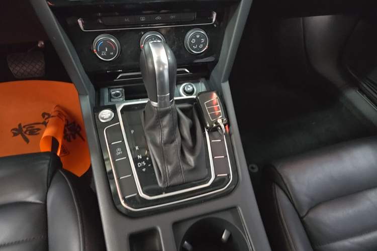 Used Volkswagen Magotan 2018 330TSI DSG Advanced Model Gear Lever