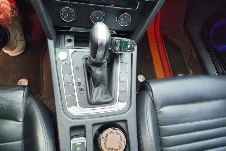 Used Volkswagen Magotan 2018 280TSI DSG Comfort Model Gear Lever