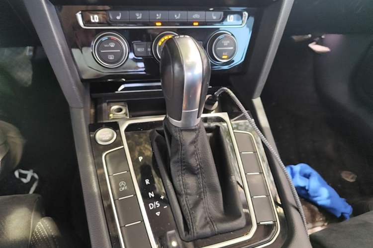 Used Volkswagen Magotan 2018 330TSI DSG Luxury Model Gear Lever