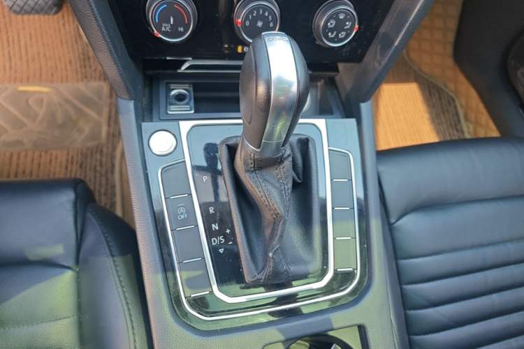 Used Volkswagen Magotan 2018 330TSI DSG Advanced Model Gear Lever