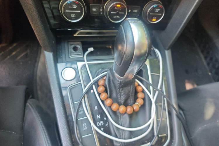 Used Volkswagen Magotan 2018 380TSI DSG Luxury Model Gear Lever