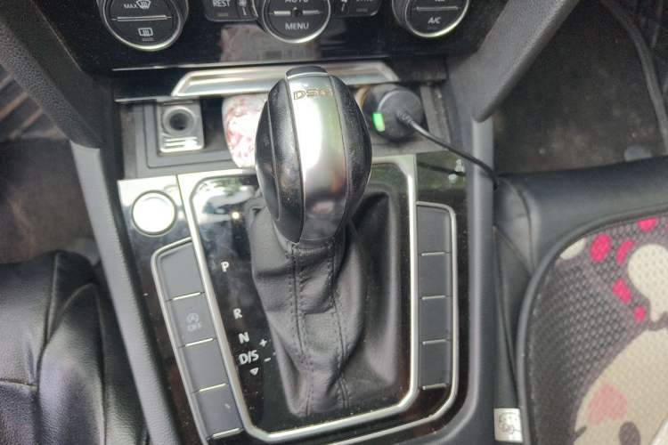 Used Volkswagen Magotan 2018 Facelift 330TSI DSG Luxury Model Gear Lever