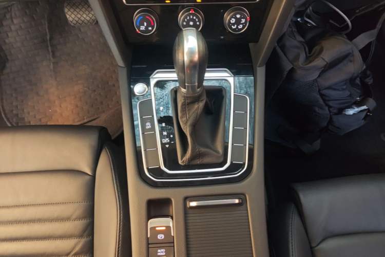 Used Volkswagen Magotan 2018 330TSI DSG Advanced Model Gear Lever