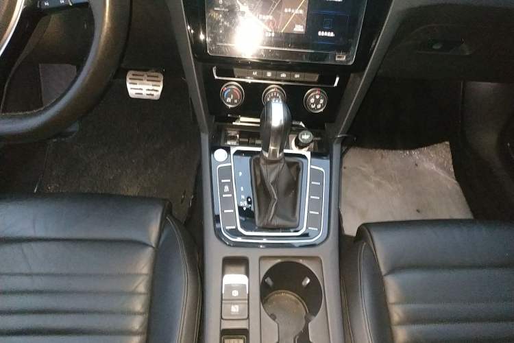 Used Volkswagen Magotan 2018 330TSI DSG Advanced Model Gear Lever