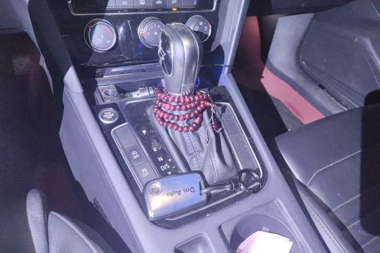 Used Volkswagen Magotan 2018 330TSI DSG Advanced Model Gear Lever