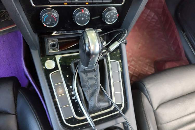 Used Volkswagen Magotan 2018 330TSI DSG Advanced Model Gear Lever