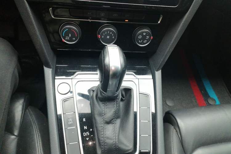 Used Volkswagen Magotan 2018 330TSI DSG Advanced Model Gear Lever