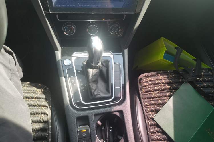 Used Volkswagen Magotan 2018 330TSI DSG Advanced Model Gear Lever