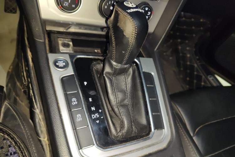 Used Volkswagen Magotan 2018 280TSI DSG Comfort Model Gear Lever