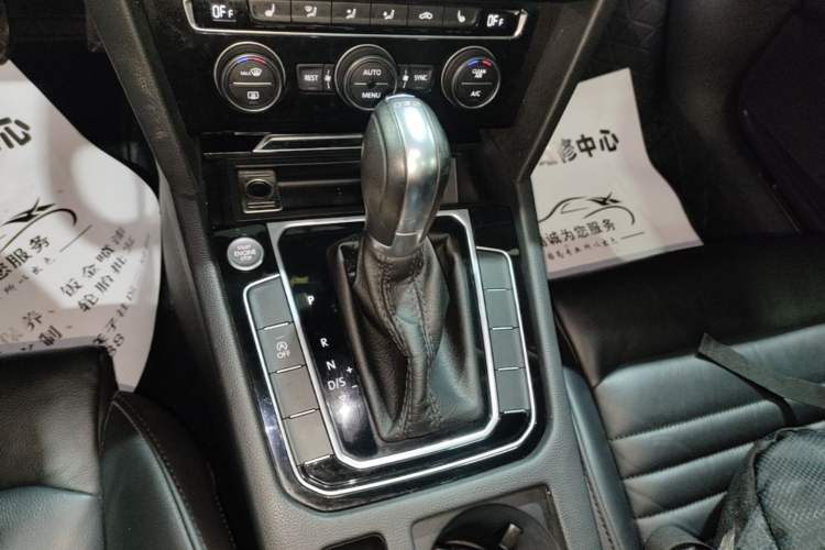 Used Volkswagen Magotan 2018 Facelift 330TSI DSG Luxury Model Gear Lever