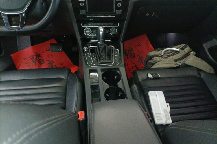 Used Volkswagen Magotan 2018 Facelift 330TSI DSG Luxury Model Gear Lever