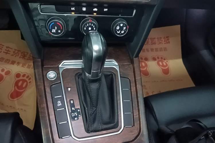 Used Volkswagen Magotan 2018 330TSI DSG Advanced Model Gear Lever