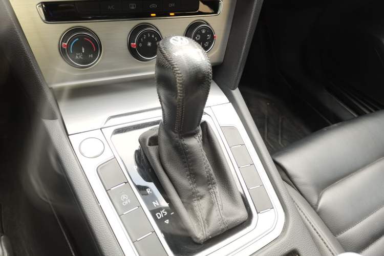 Used Volkswagen Magotan 2018 280TSI DSG Enjoyment Model Gear Lever
