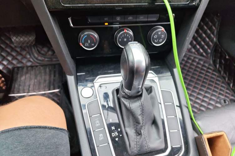 Used Volkswagen Magotan 2018 330TSI DSG Advanced Model Gear Lever
