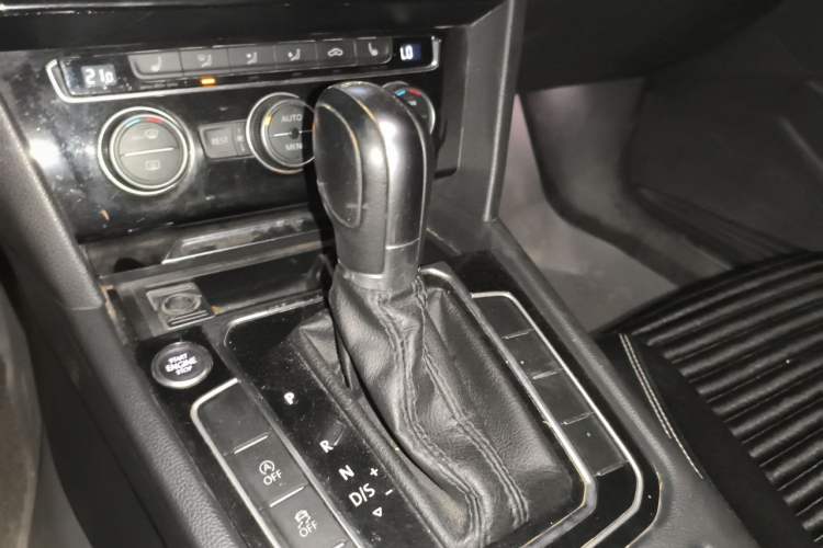 Used Volkswagen Magotan 2018 330TSI DSG Luxury Model Gear Lever