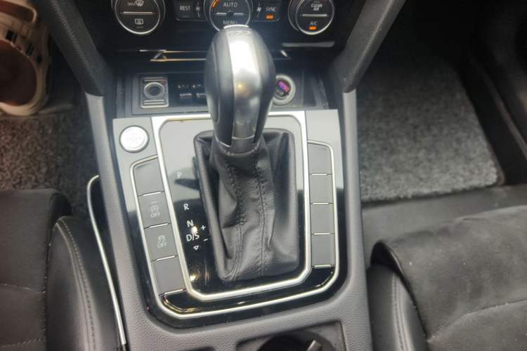 Used Volkswagen Magotan 2018 330TSI DSG Luxury Model Gear Lever