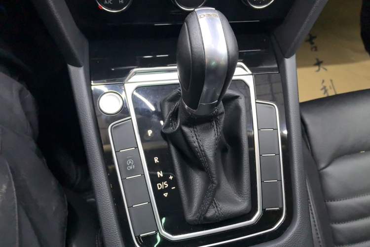 Used Volkswagen Magotan 2018 330TSI DSG Advanced Model Gear Lever