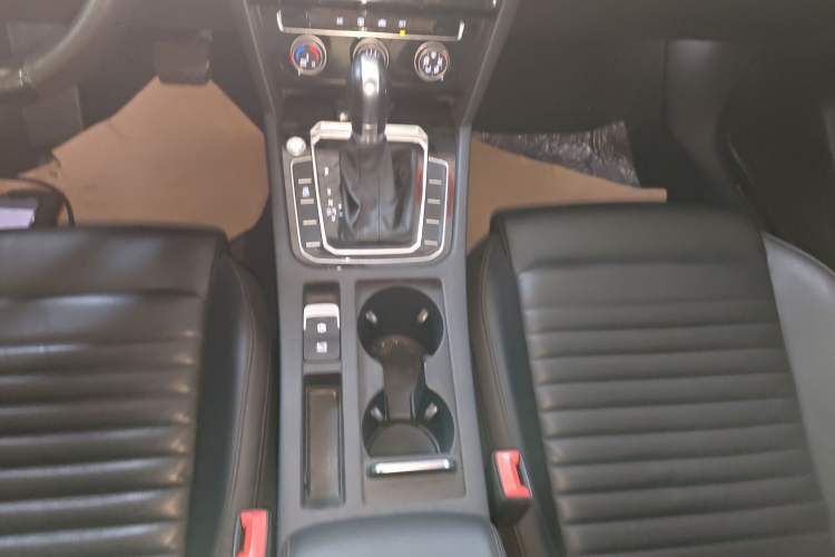 Used Volkswagen Magotan 2018 330TSI DSG Advanced Model Gear Lever