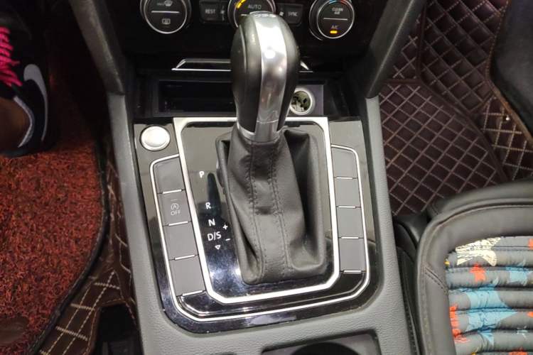 Used Volkswagen Magotan 2018 Facelift 380TSI DSG Luxury Version Gear Lever