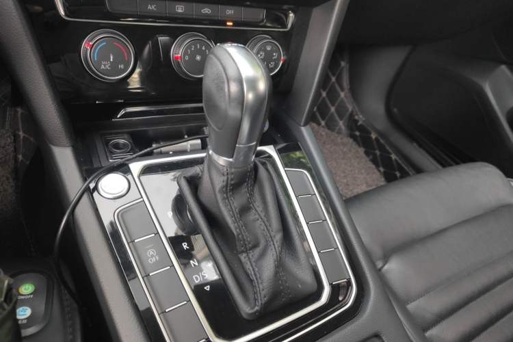 Used Volkswagen Magotan 2018 330TSI DSG Advanced Model Gear Lever