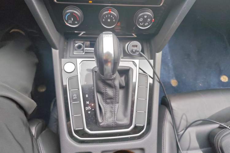 Used Volkswagen Magotan 2018 330TSI DSG Advanced Model Gear Lever