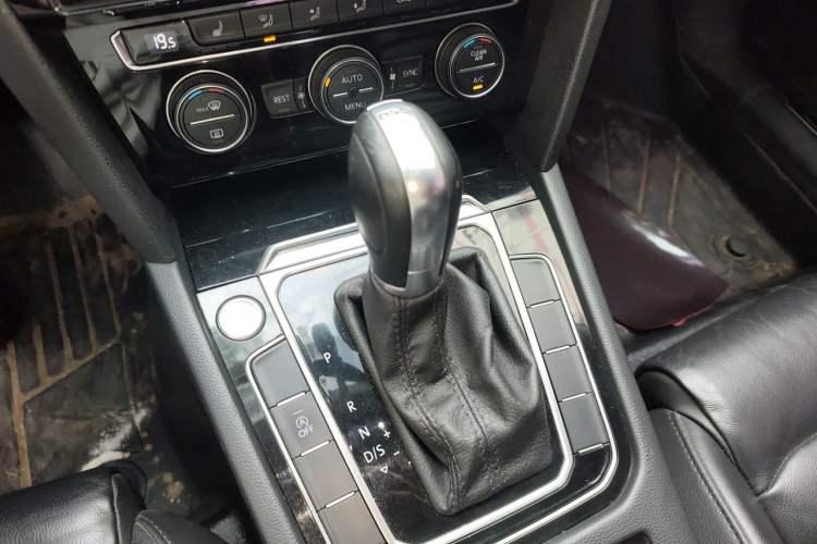 Used Volkswagen Magotan 2018 Facelift 380TSI DSG Luxury Version Gear Lever