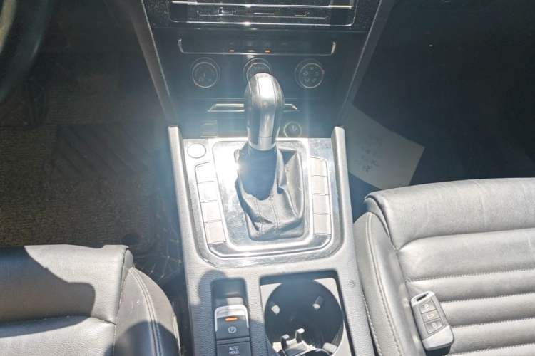 Used Volkswagen Magotan 2018 330TSI DSG Advanced Model Gear Lever