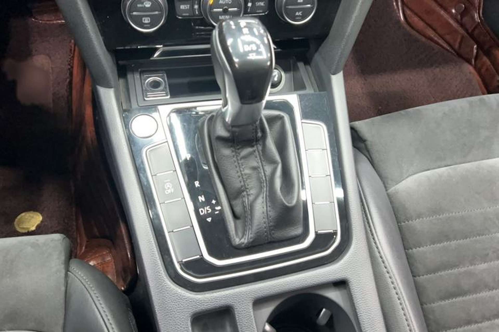 Used Volkswagen Magotan 2018 330TSI DSG Luxury Model Gear Lever