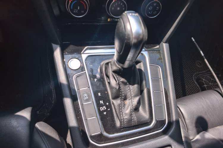 Used Volkswagen Magotan 2018 330TSI DSG Advanced Model Gear Lever