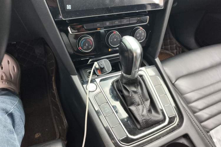 Used Volkswagen Magotan 2018 330TSI DSG Advanced Model Gear Lever