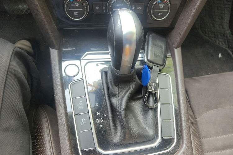 Used Volkswagen Magotan 2018 330TSI DSG Luxury Model Gear Lever