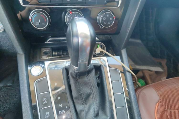 Used Volkswagen Magotan 2018 330TSI DSG Advanced Model Gear Lever