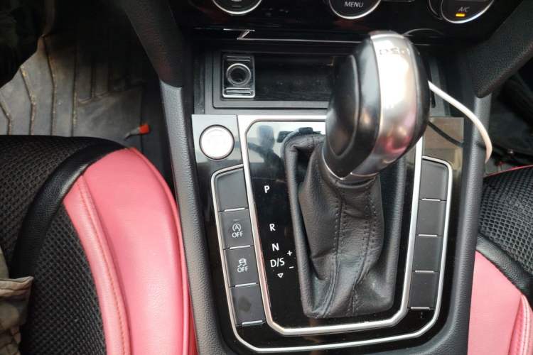 Used Volkswagen Magotan 2018 330TSI DSG Luxury Model Gear Lever