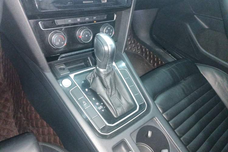 Used Volkswagen Magotan 2018 330TSI DSG Advanced Model Gear Lever