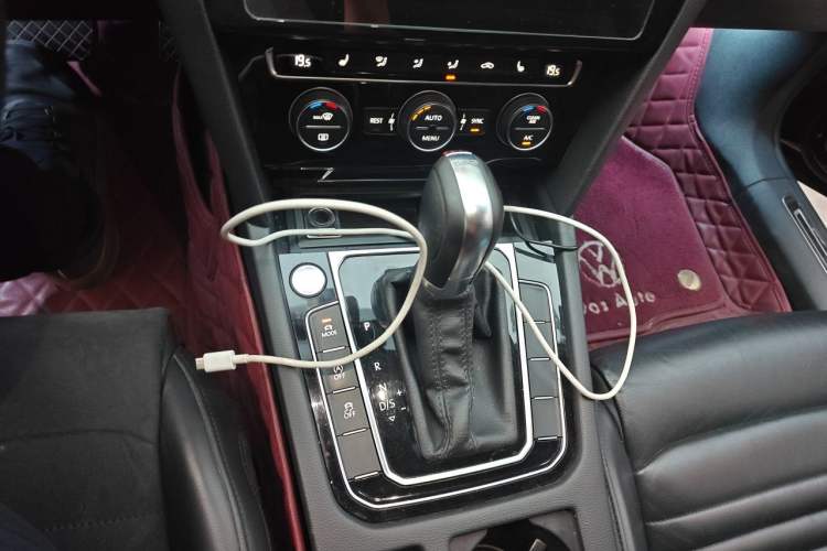 Used Volkswagen Magotan 2018 Facelift 330TSI DSG Luxury Model Gear Lever